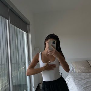 ARITZIA BABATON BODYSUIT